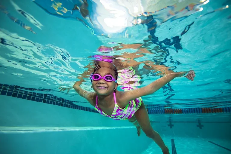 kid swim goggles 768x512